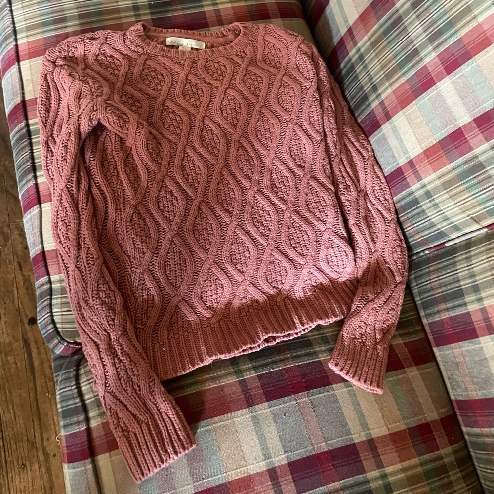 Nice never worn clothes in great condition